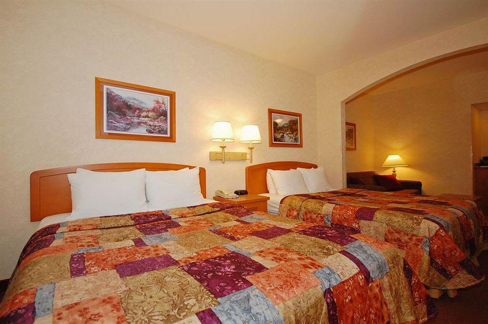 Sleep Inn & Suites Lake Of The Ozarks Camdenton Ngoại thất bức ảnh